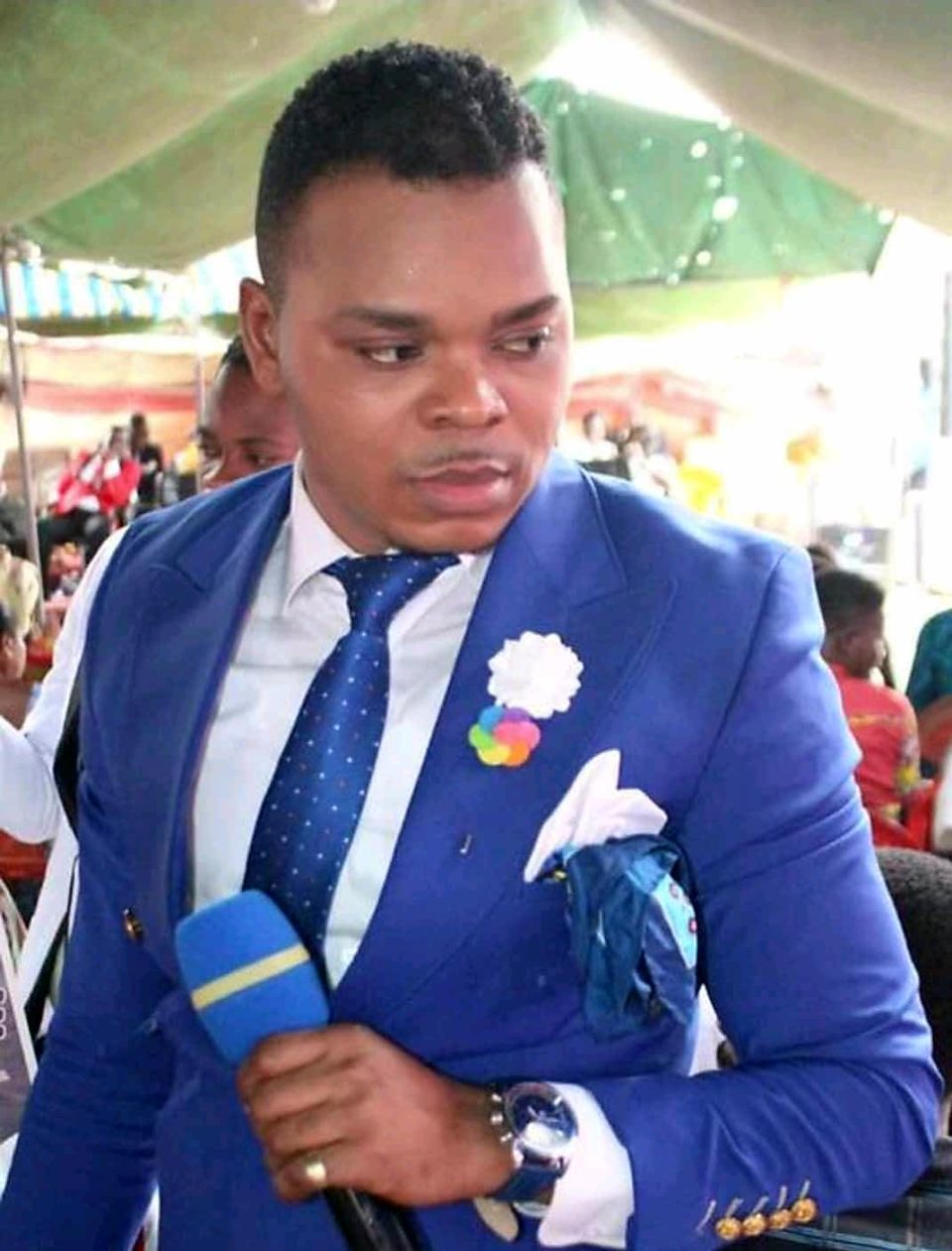 Fans of Obinim defy COVID-19 protocols to threaten govt with 'No Obinim, No Vote campaign' following his arrest