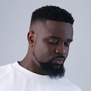 Sarkodie reports about broken furniture as a result of the Earth Tremor