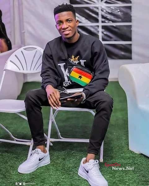 Don't accept flowers this Val's day--- Kofi Kinaata advised women